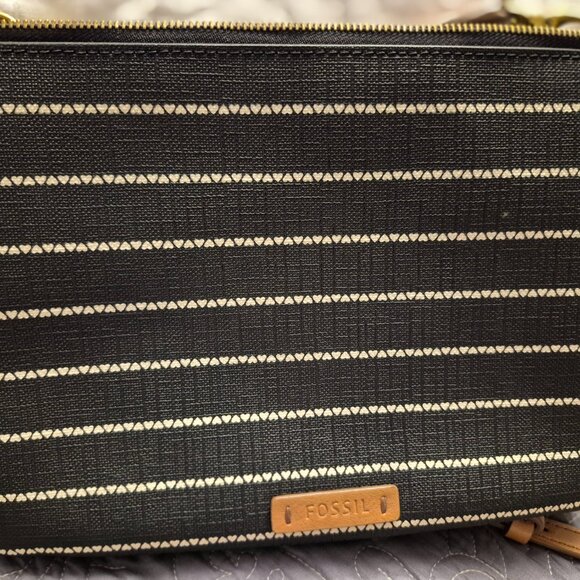 Fossil Fiona Black & Cream Small Hearts Crossbody Bag - Picture 3 of 7